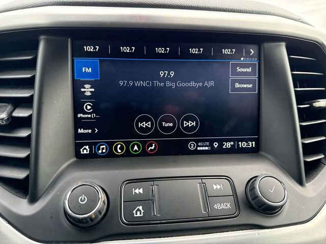 Used 2023 GMC Acadia SLT image 16