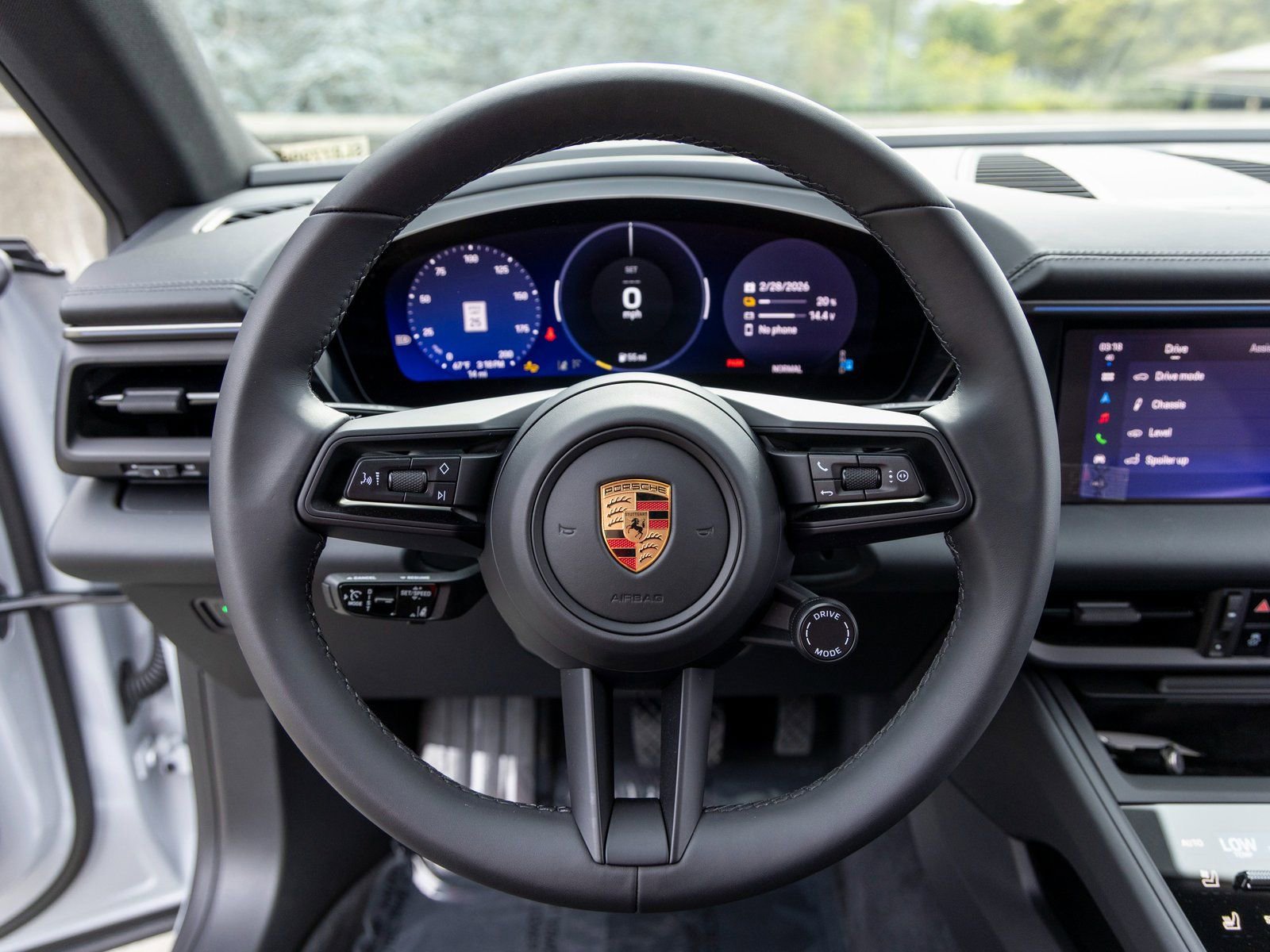 New 2025 Porsche Macan Electric image 32