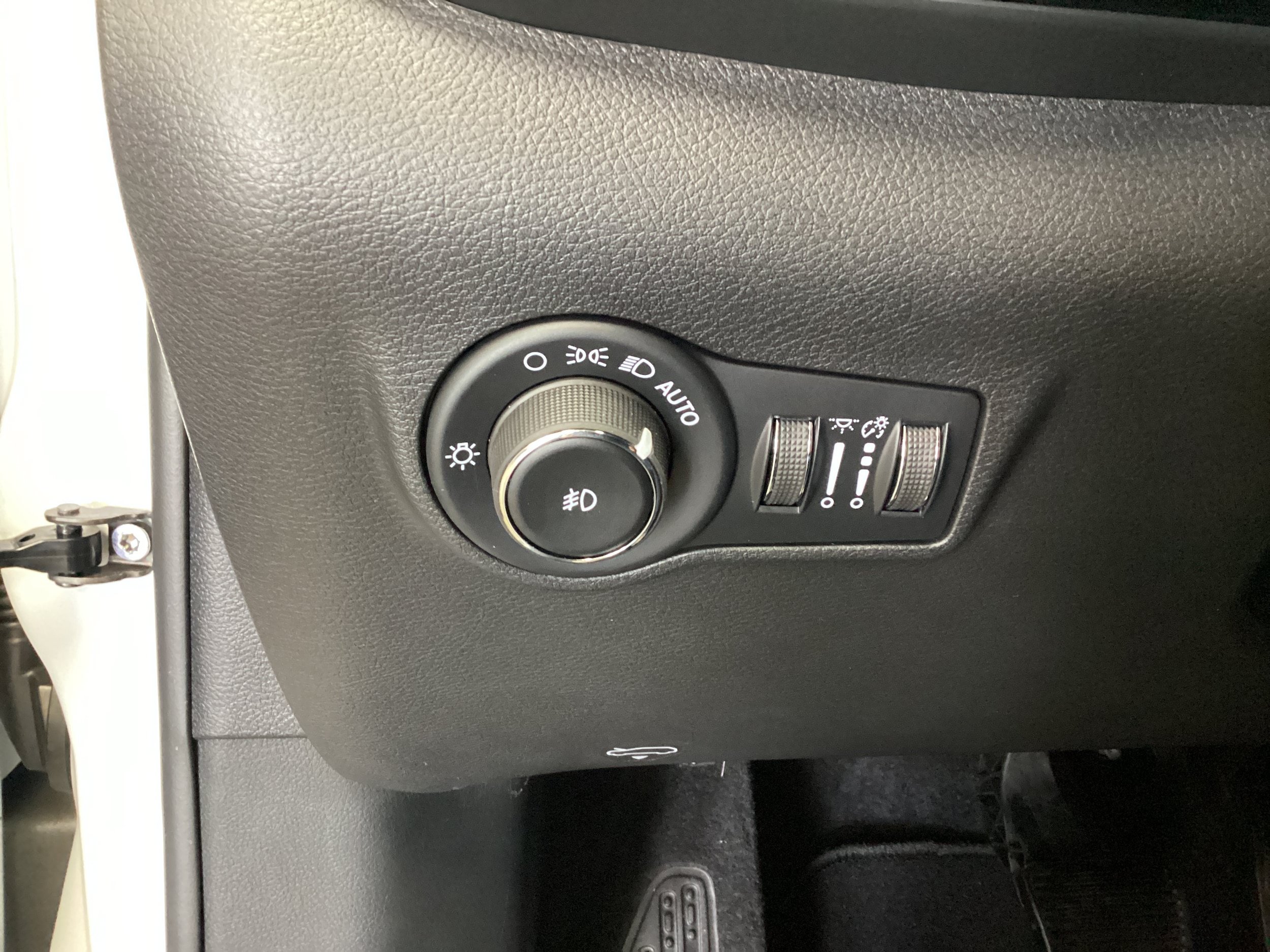 New 2026 Jeep Compass Latitude AWD/4WD image 15