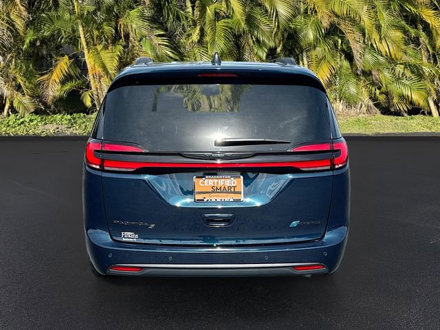 Used 2024 Chrysler Pacifica Premium image 6