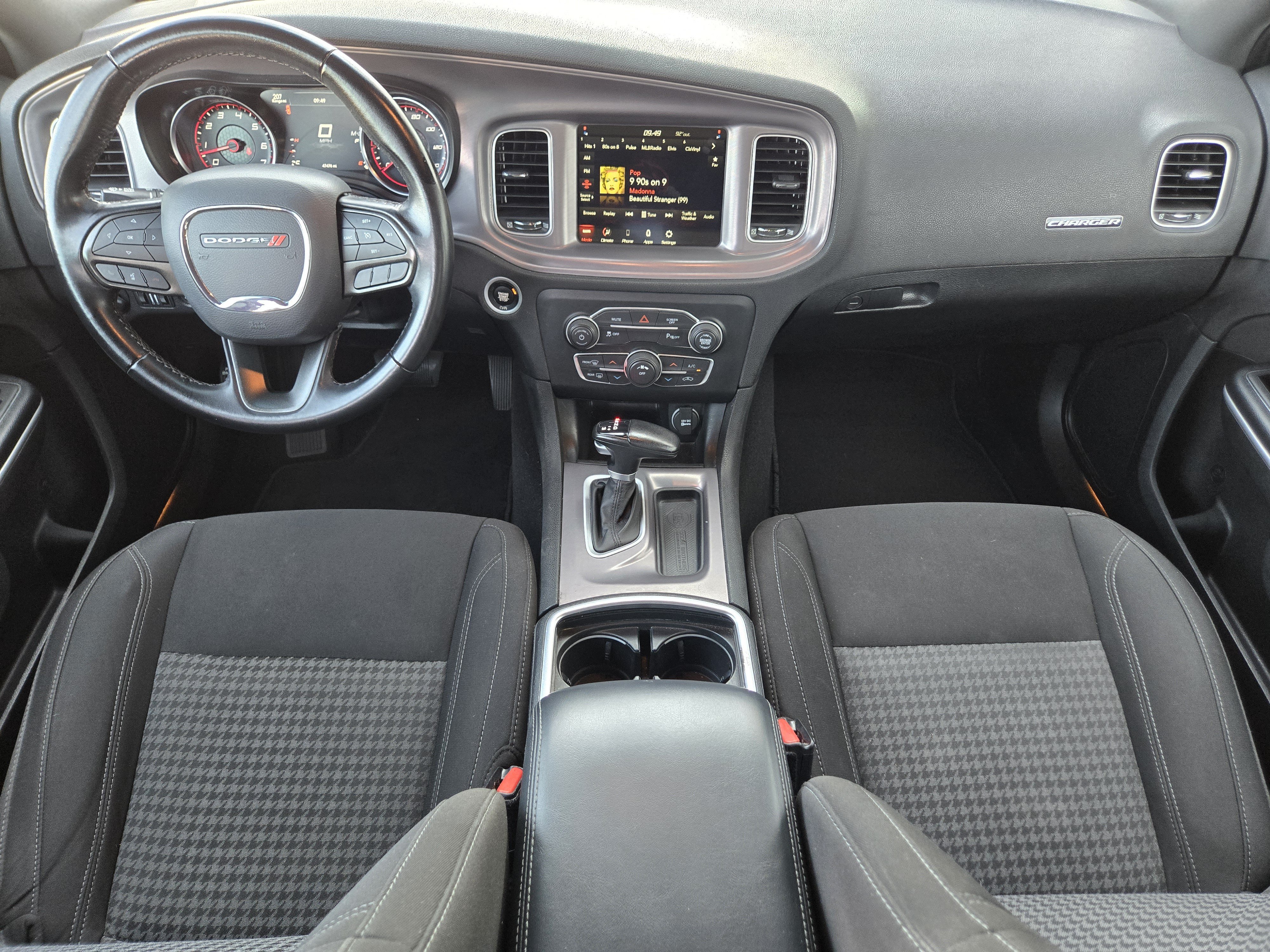Used 2023 Dodge Charger SXT RWD image 2