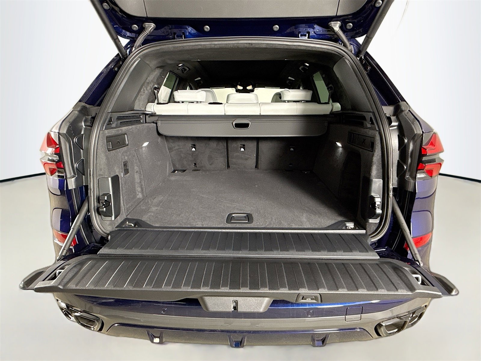 New 2026 BMW X5 M60i image 28