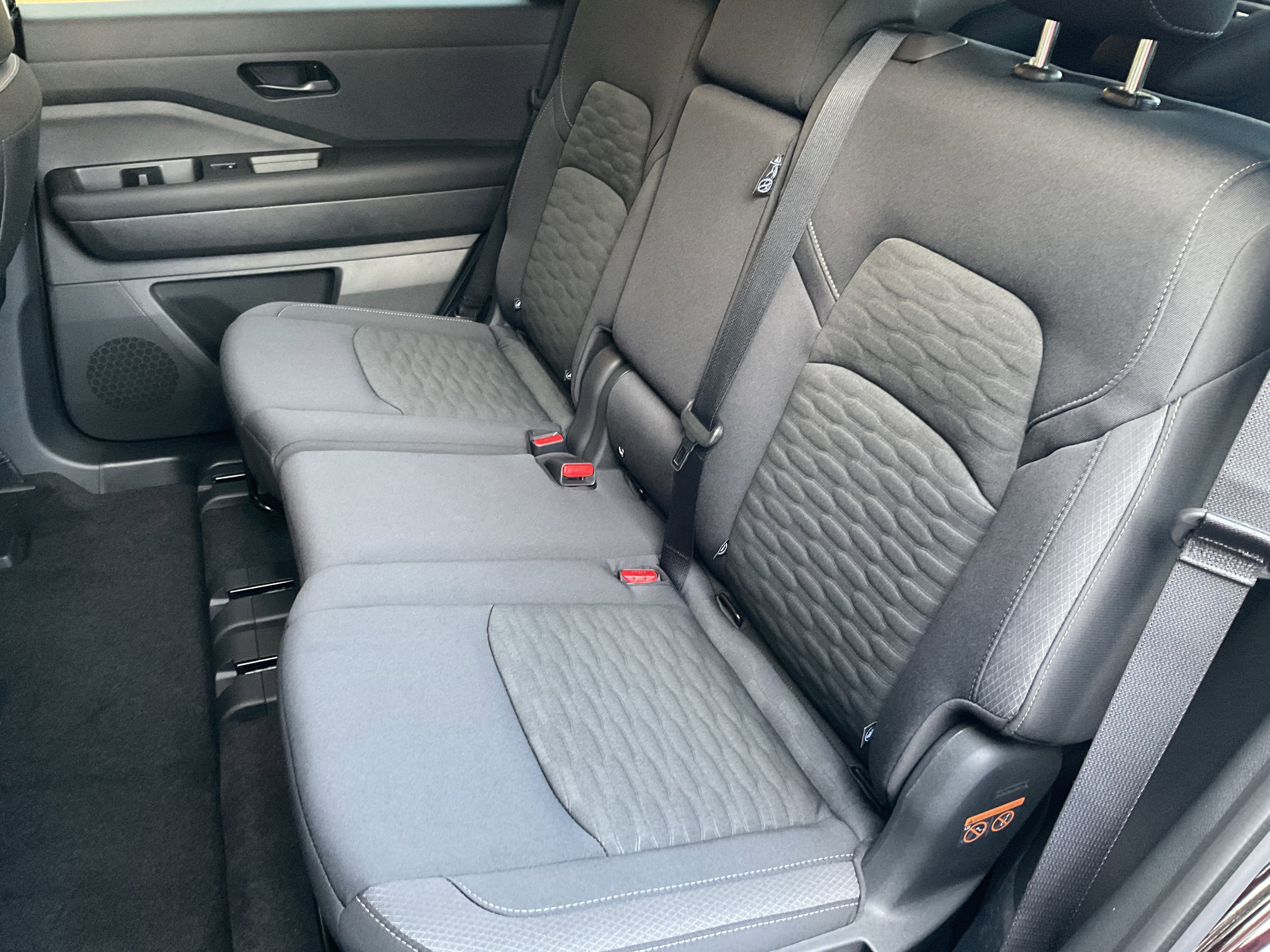 Used 2025 Nissan Pathfinder SV AWD/4WD image 38