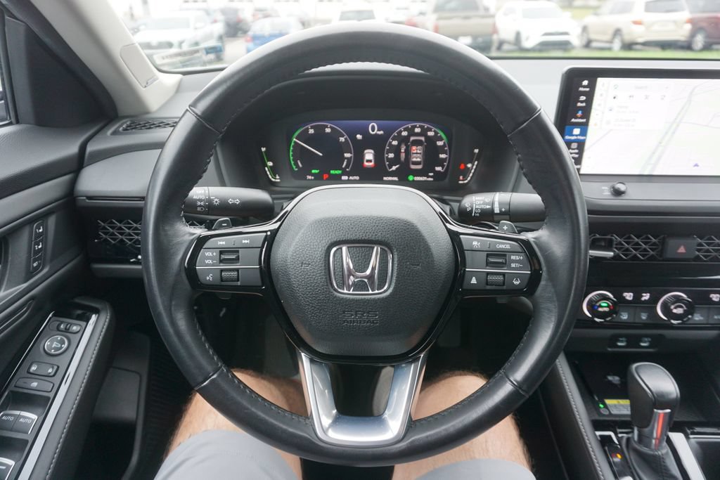 Used 2024 Honda Accord Touring image 3