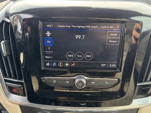 Used 2023 Chevrolet Traverse LS image 18