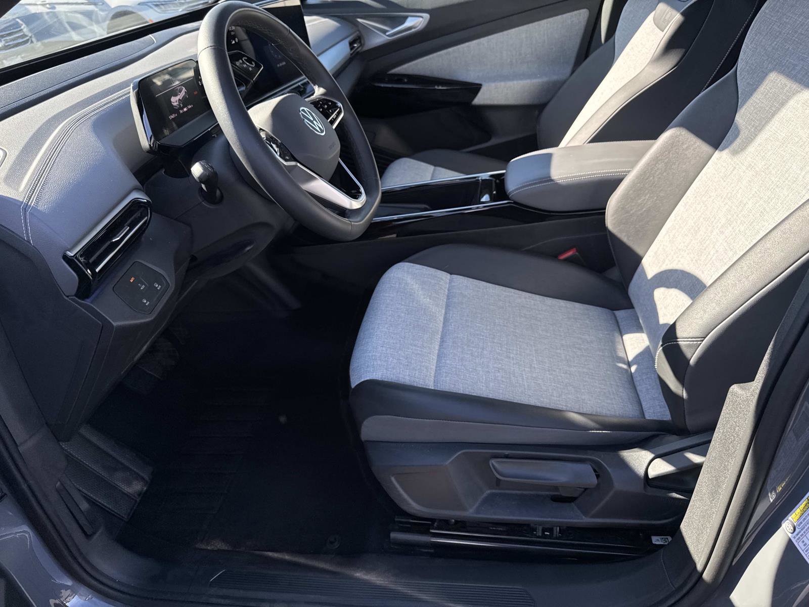 Certified 2024 Volkswagen ID.4 2WD image 12