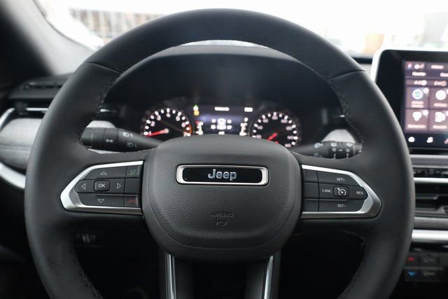 New 2026 Jeep Compass Latitude image 14