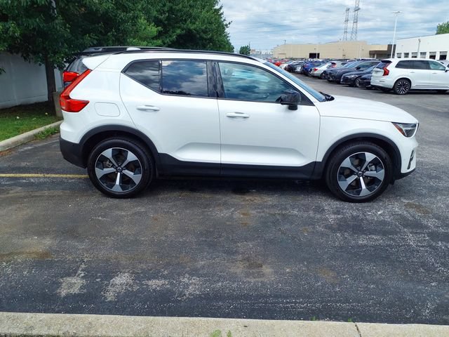 Certified 2026 Volvo XC40 B5 Plus AWD/4WD image 5