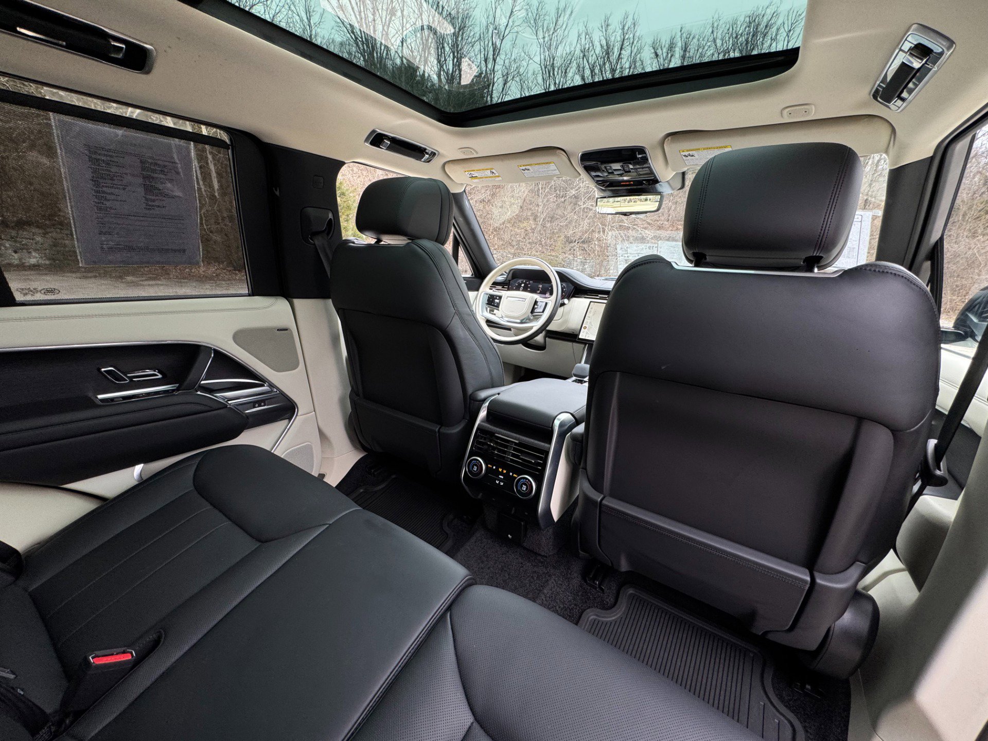 Used 2024 Land Rover Range Rover SE image 33