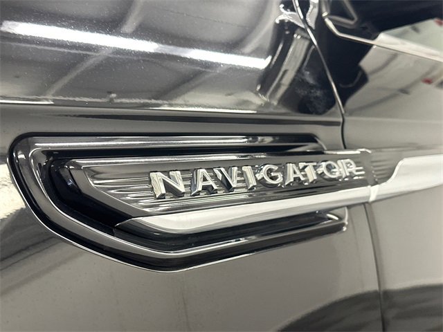 Used 2022 Lincoln Navigator Reserve image 17