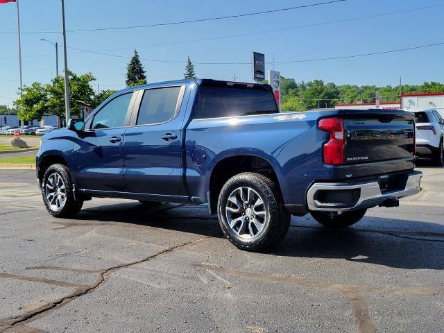 Used 2023 Chevrolet Silverado 1500 LT AWD/4WD image 3