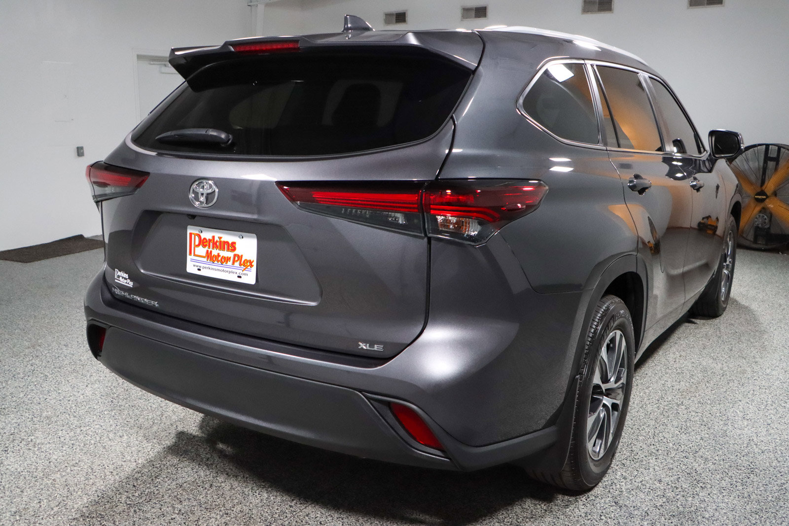 Used 2024 Toyota Highlander XLE image 7