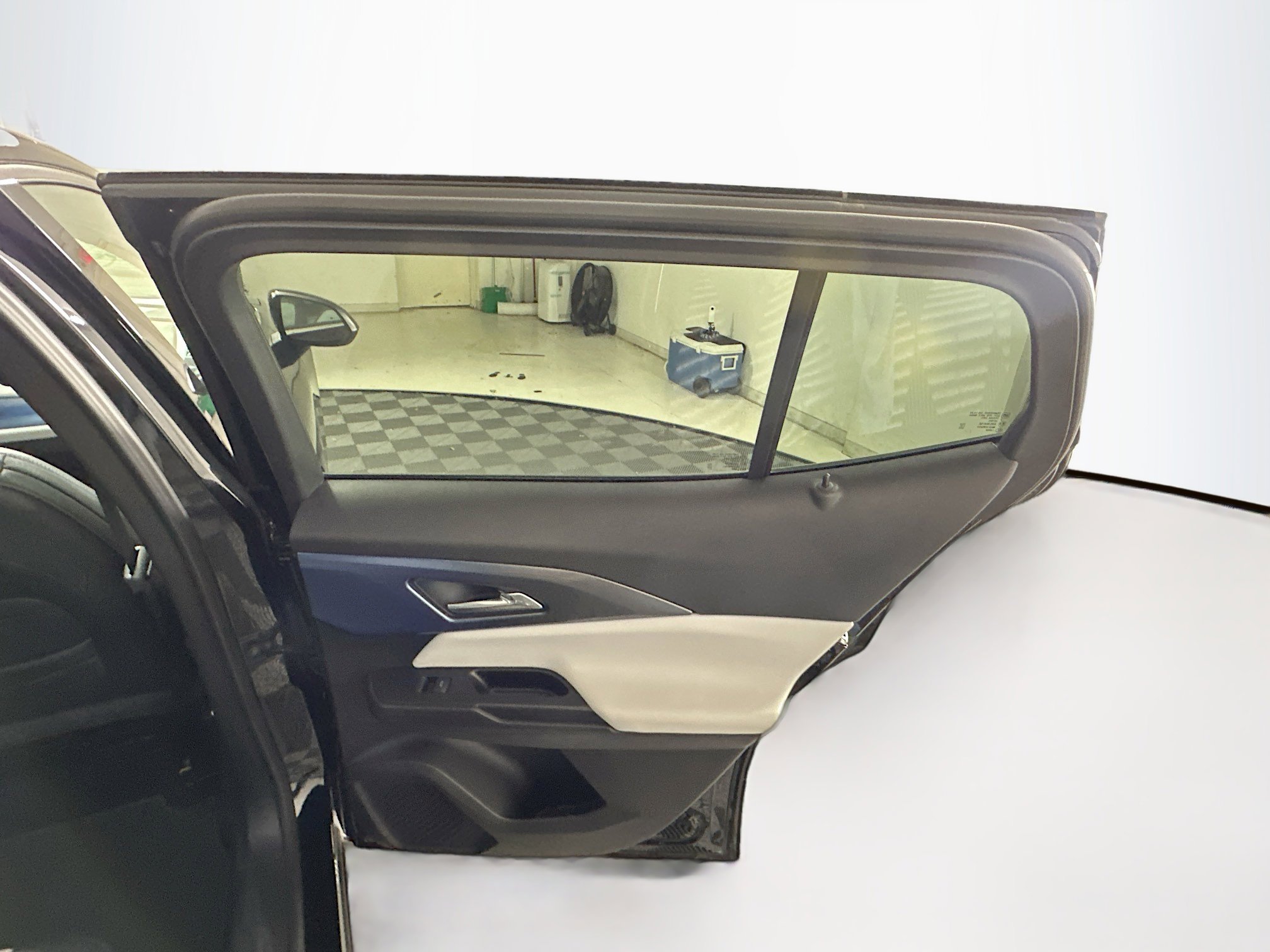 Used 2025 Chevrolet Equinox EV LT FWD image 30