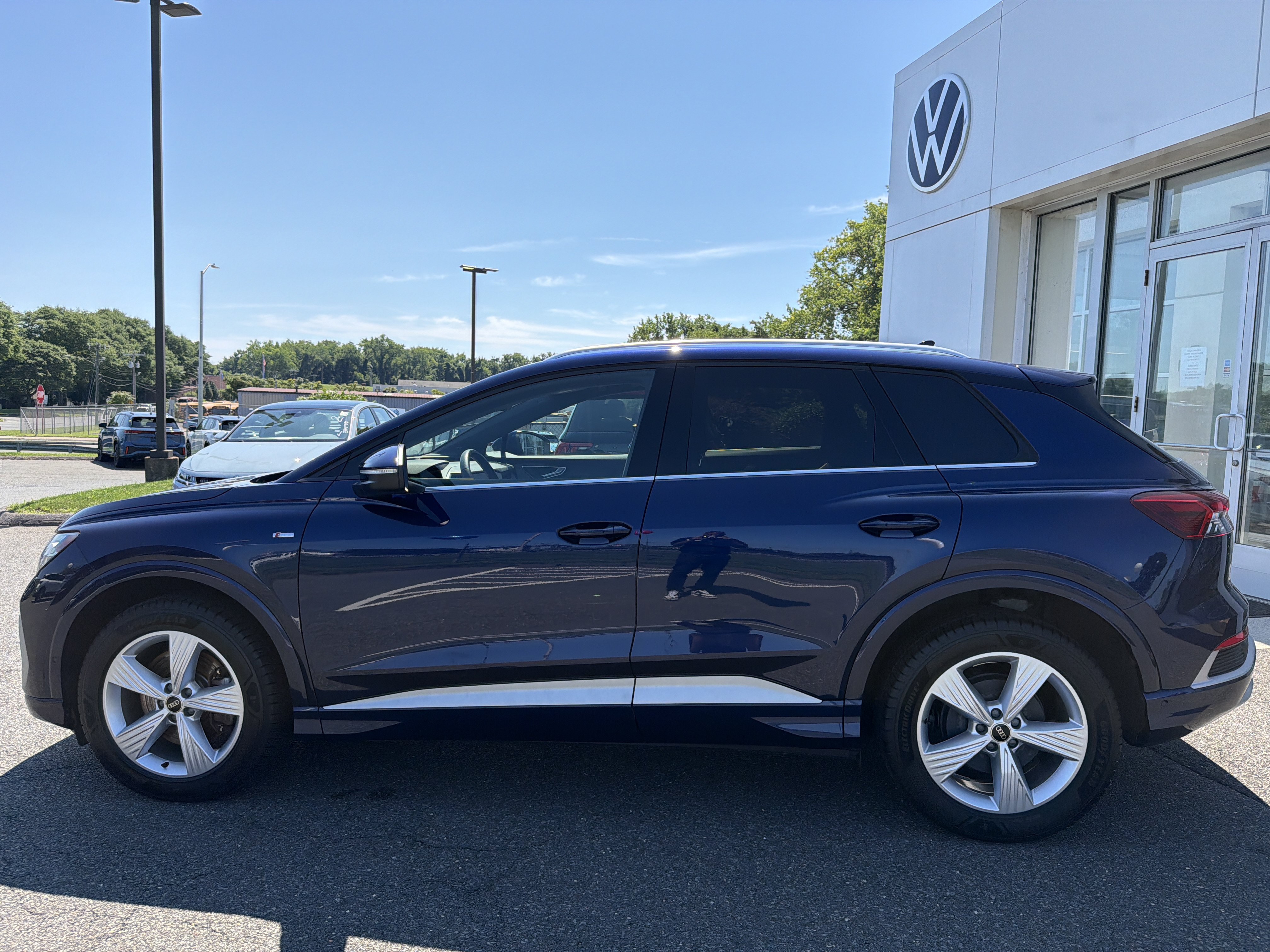 Used 2023 Audi Q4 e-tron Prestige AWD/4WD image 7
