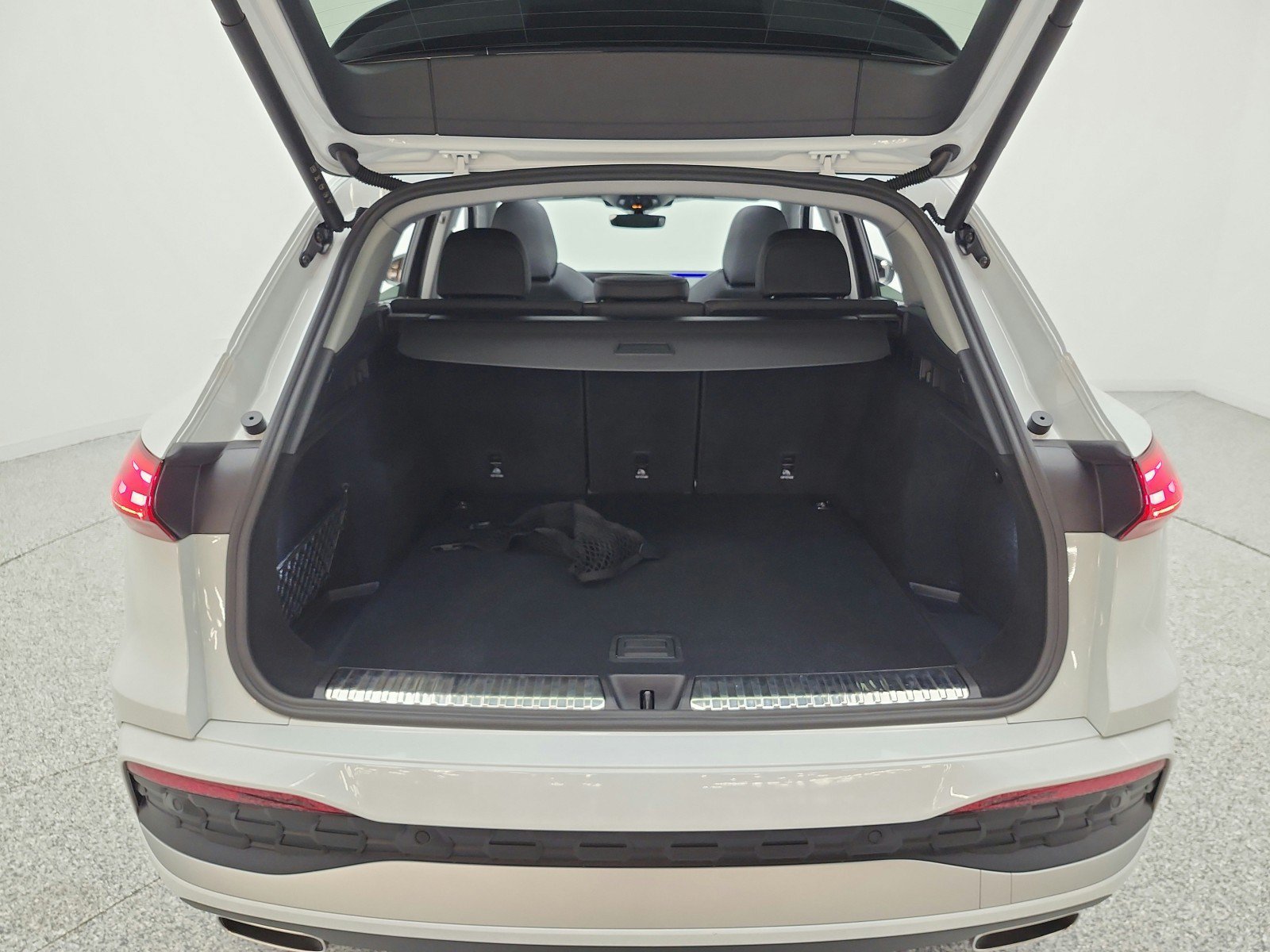 Used 2025 Audi Q5 Premium Plus w/ Premium Plus AWD/4WD image 22