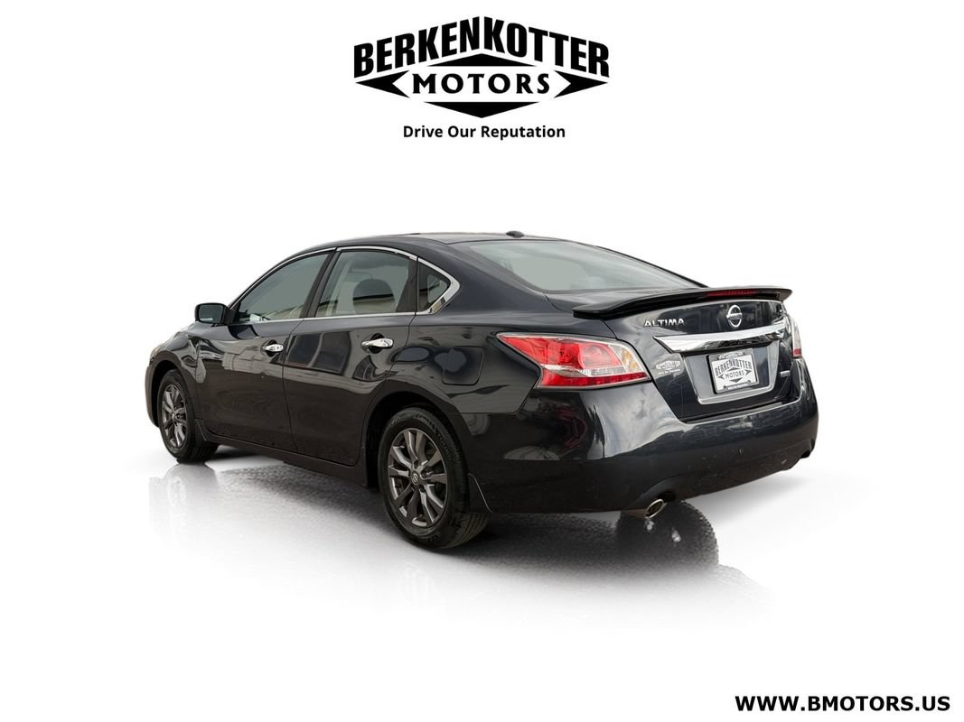 Used 2015 Nissan Altima 2.5 S w/ Special Edition Package FWD image 5