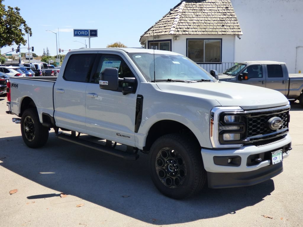 New 2026 Ford F250 Lariat w/ Black Appearance Package