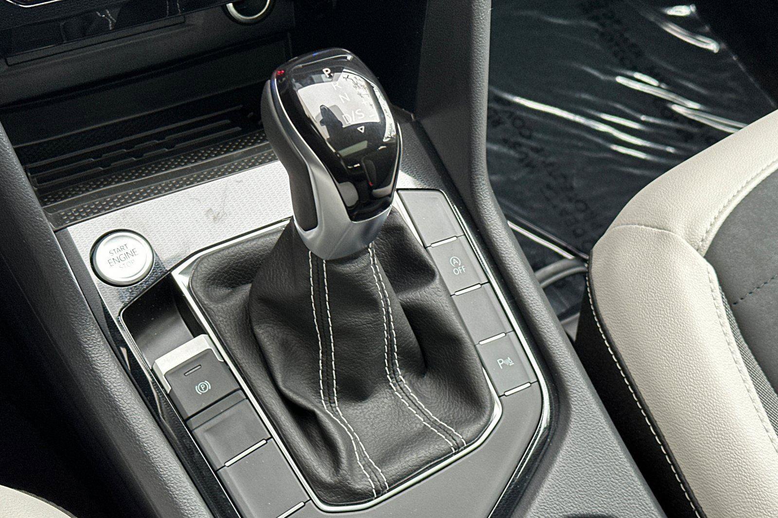 New 2026 Volkswagen Taos SE image 20