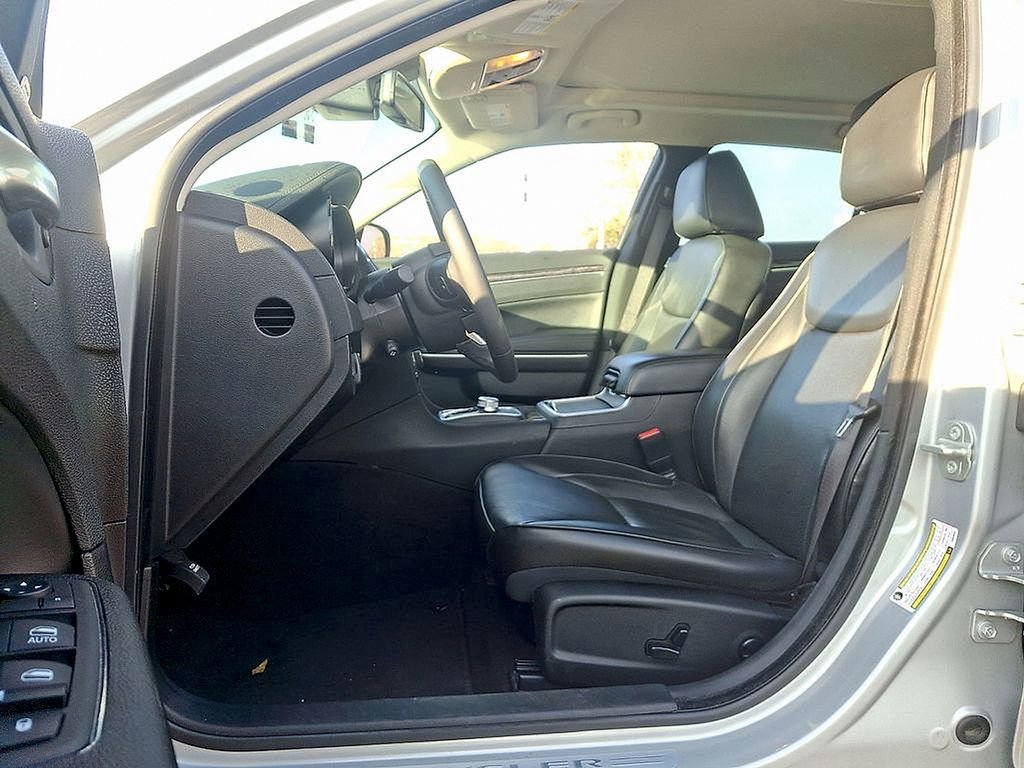 Used 2023 Chrysler 300 Touring L w/ Popular Equipment Group image 13