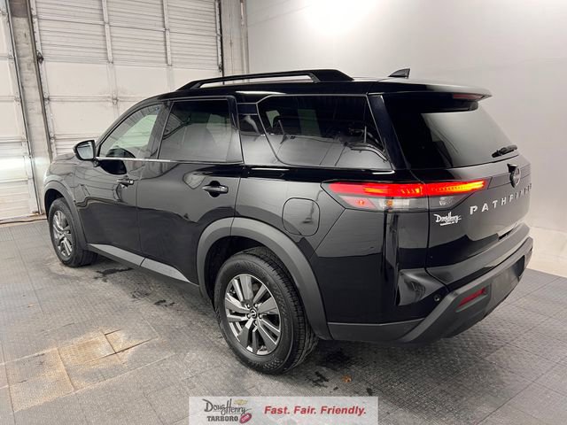 Used 2025 Nissan Pathfinder SV FWD image 7
