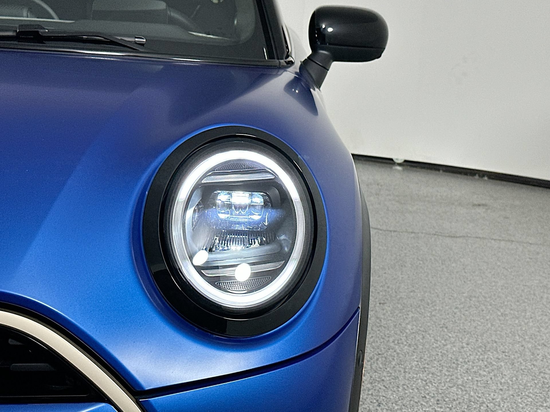 Used 2025 MINI Cooper 2-Door Hardtop FWD image 31