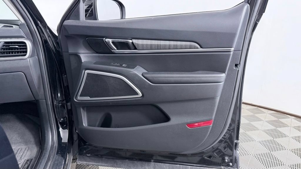 Used 2023 Kia Telluride EX w/ EX Captain's Chair Package AWD/4WD image 37