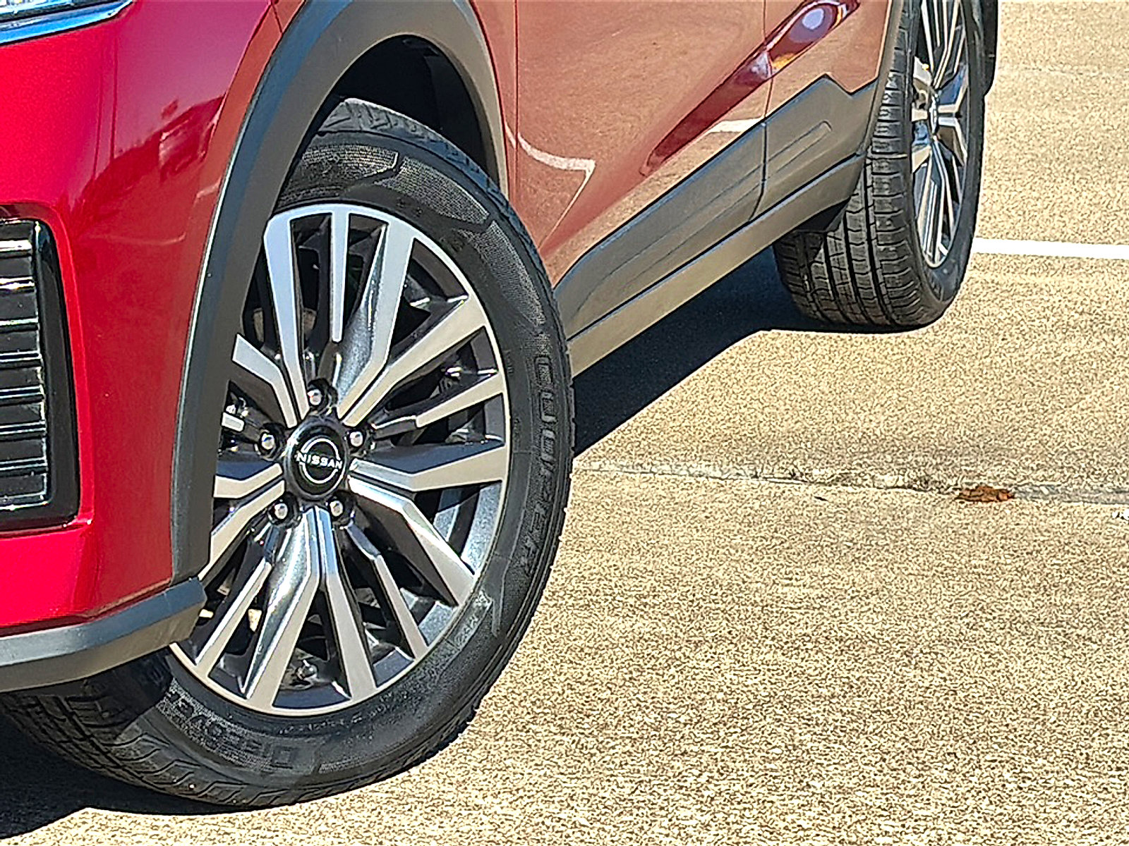 Used 2023 Nissan Kicks SV image 3