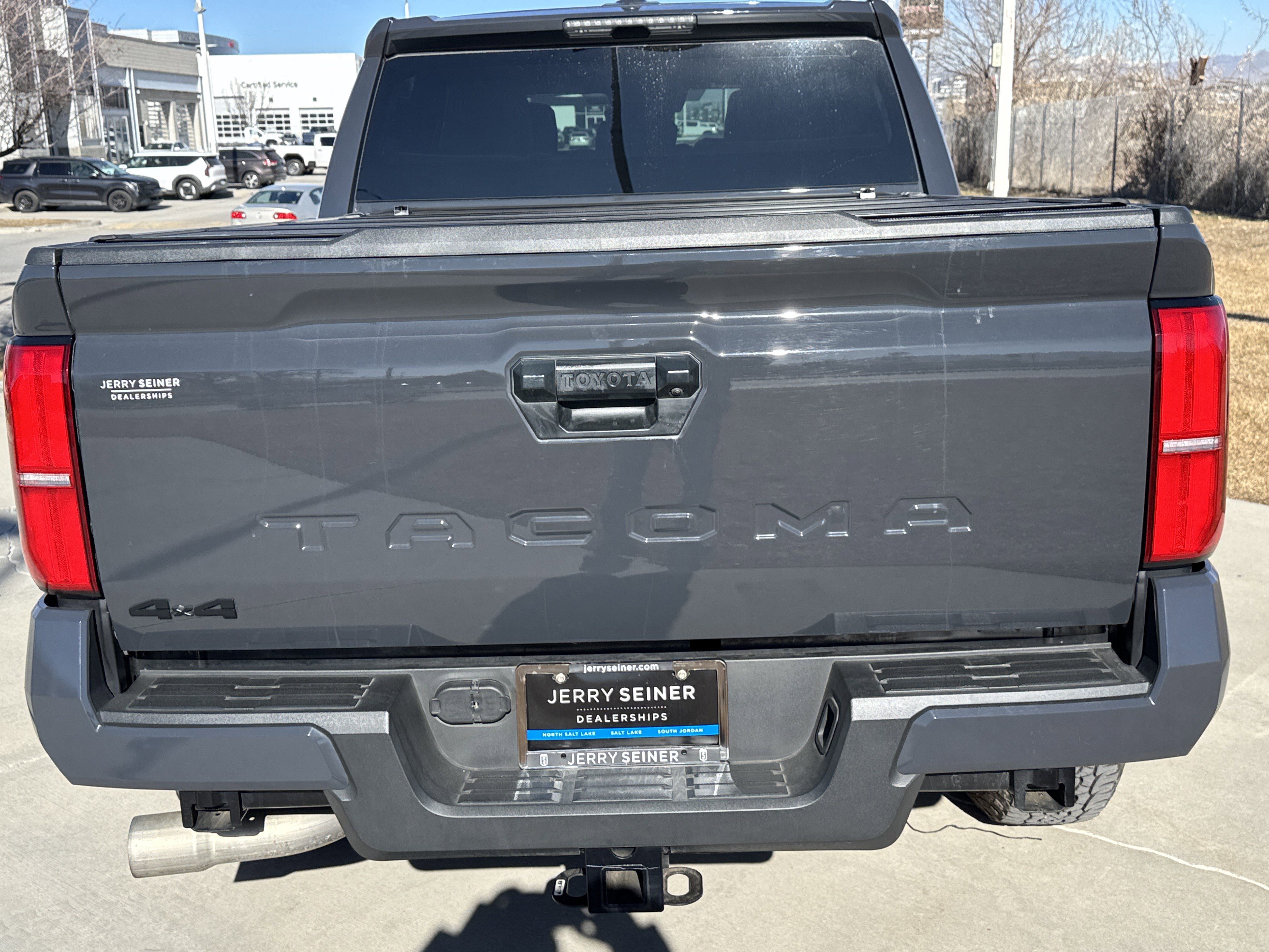 Used 2024 Toyota Tacoma TRD Off-Road image 4