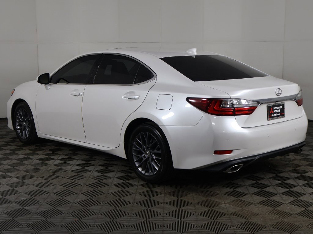 Used 2018 Lexus ES 350 w/ Ultra Luxury Package image 12