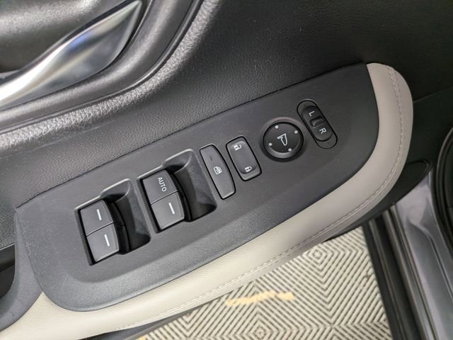 Used 2023 Honda HR-V LX image 14