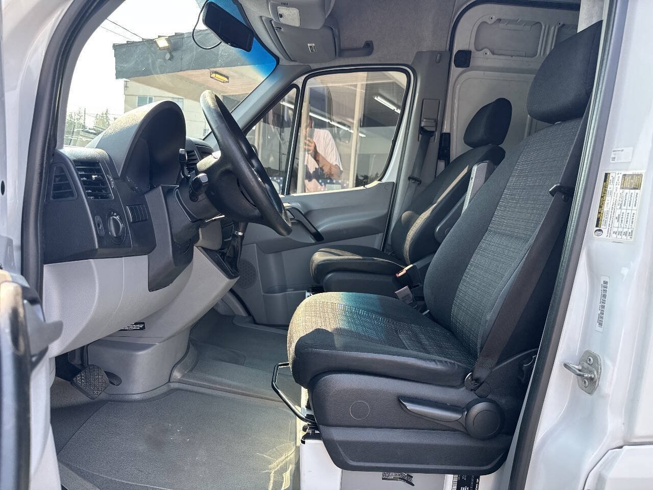 Used 2014 Mercedes-Benz Sprinter 2500 image 21