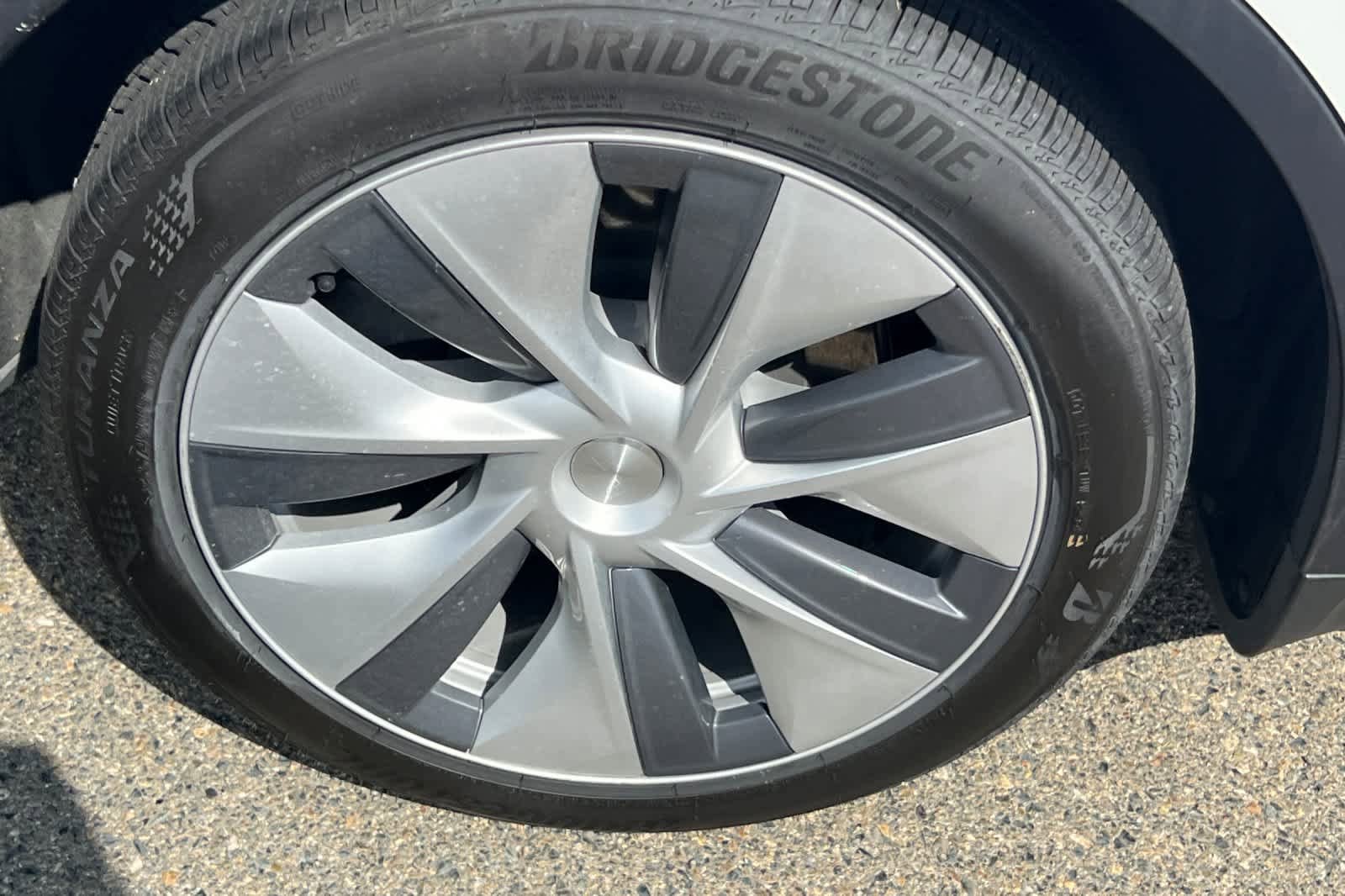 Used 2021 Tesla Model Y Long Range AWD/4WD image 17