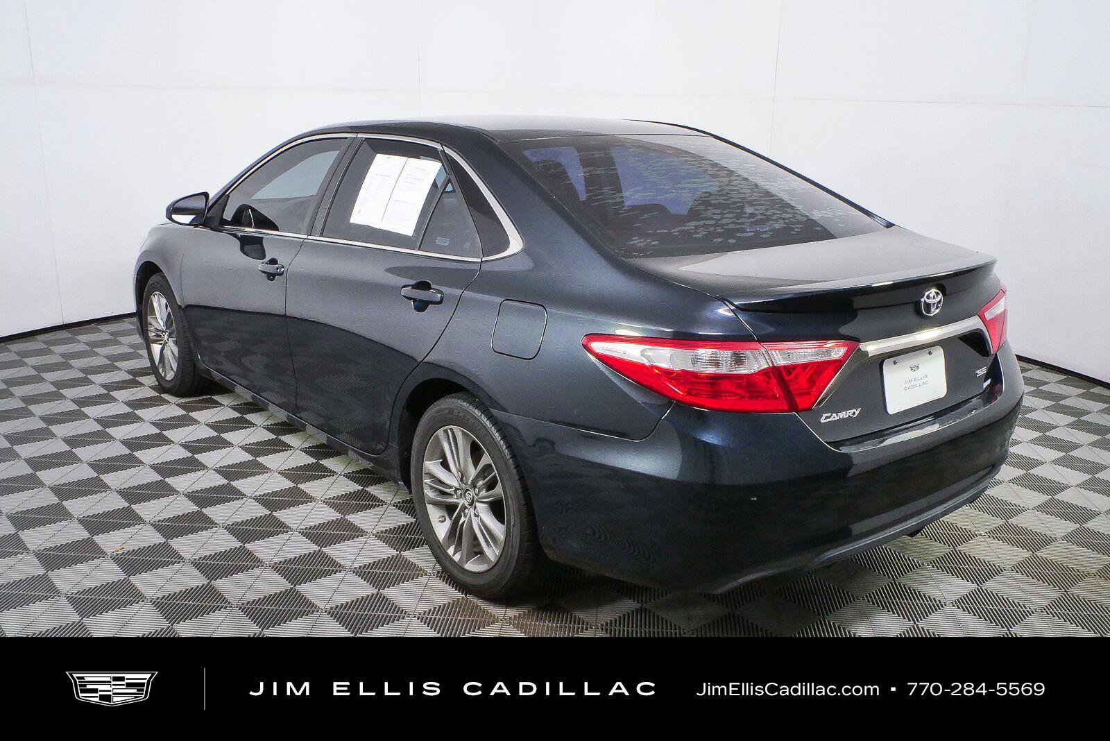 Used 2017 Toyota Camry SE FWD image 23