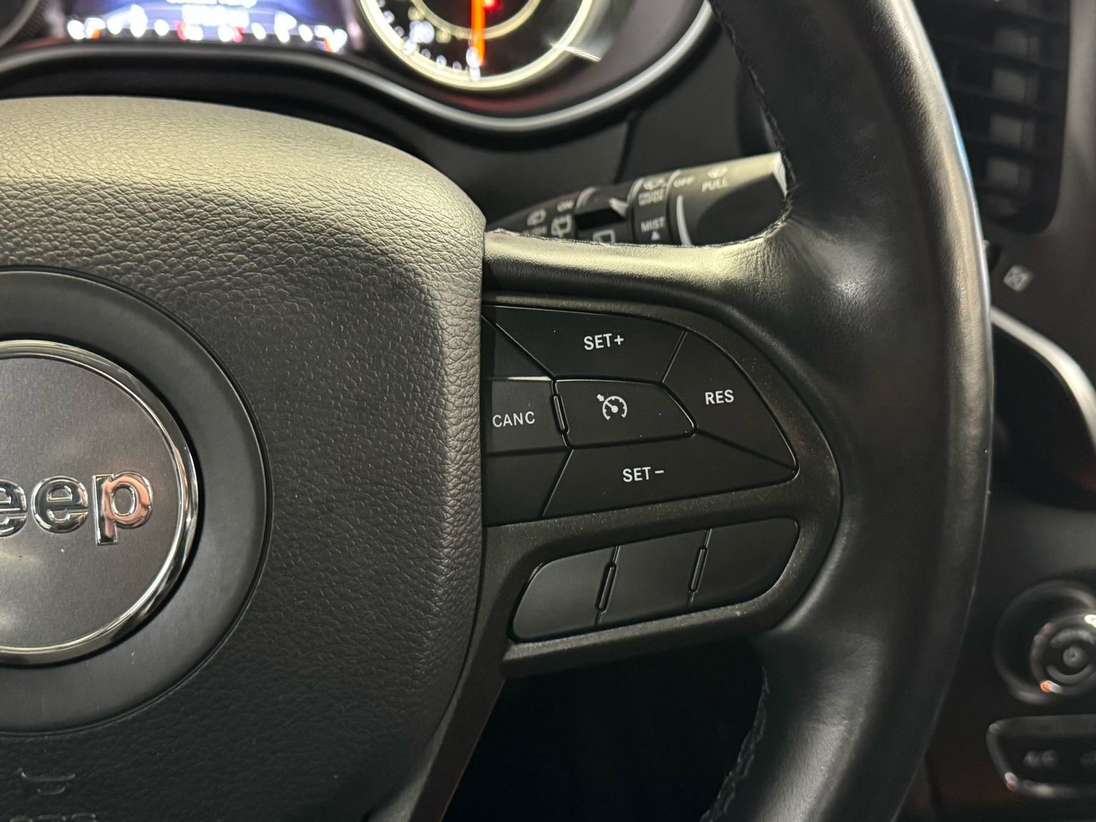 Used 2021 Jeep Cherokee Trailhawk w/ Comfort/Convenience Group image 19