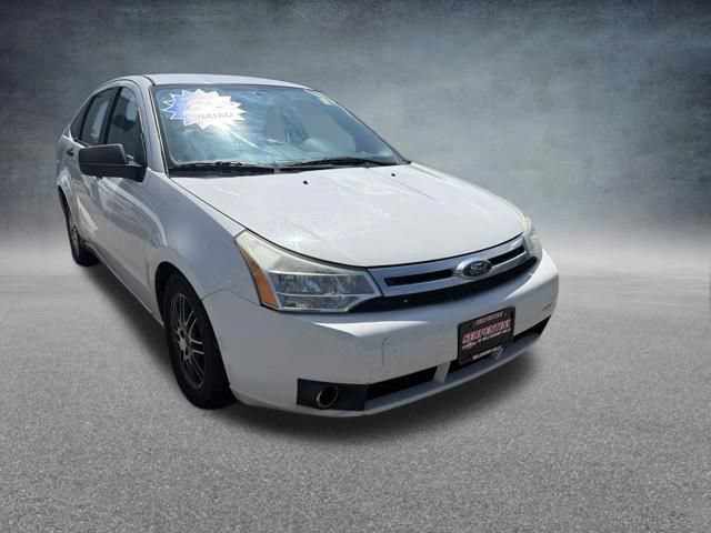 Used 2010 Ford Focus SE FWD image 4