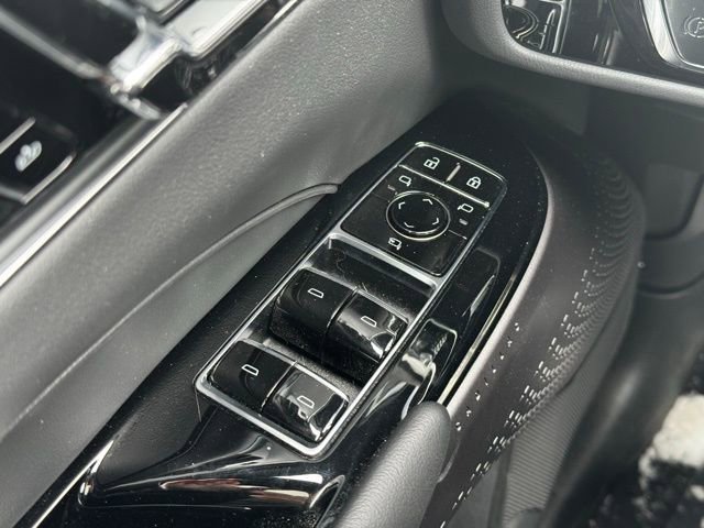 New 2025 Cadillac Lyriq Luxury image 37