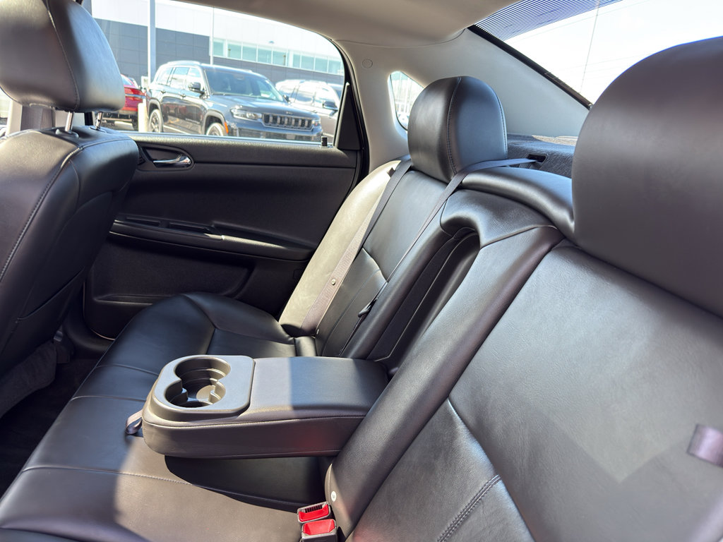 Used 2012 Chevrolet Impala LTZ FWD image 32