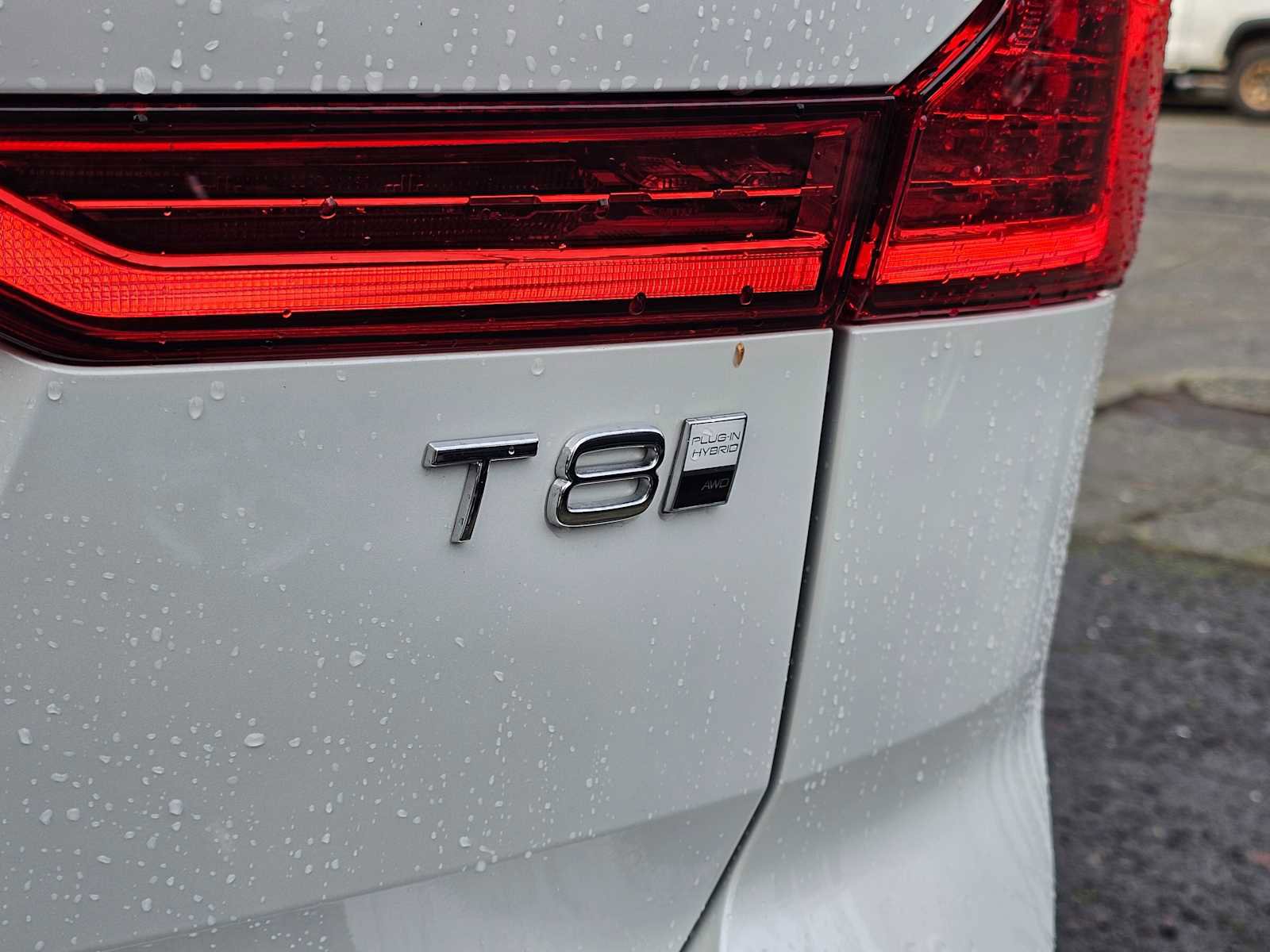 Used 2025 Volvo XC60 T8 Ultra w/ Protection Package Premier image 15