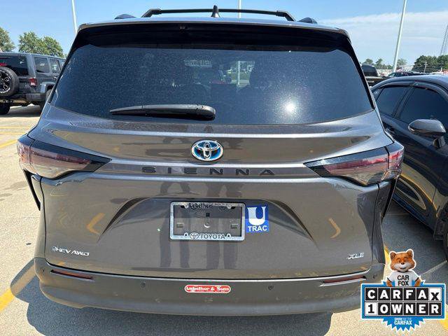 Certified 2025 Toyota Sienna XLE w/ XLE Plus Package AWD/4WD image 8