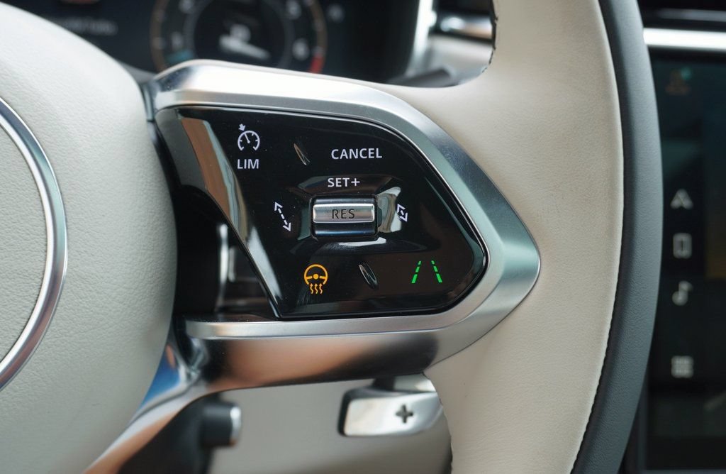 Used 2025 Jaguar F-PACE R-Dynamic S AWD/4WD image 18