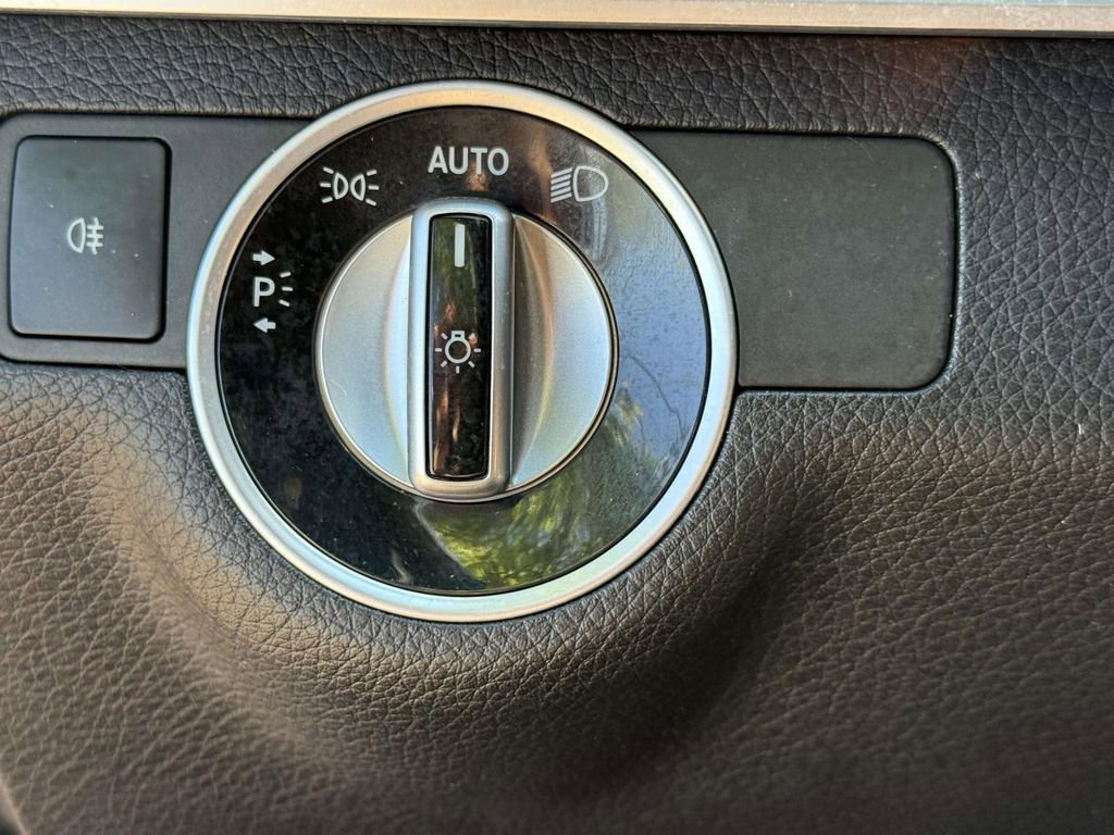 Used 2015 Mercedes-Benz E 350 4MATIC Sedan image 21