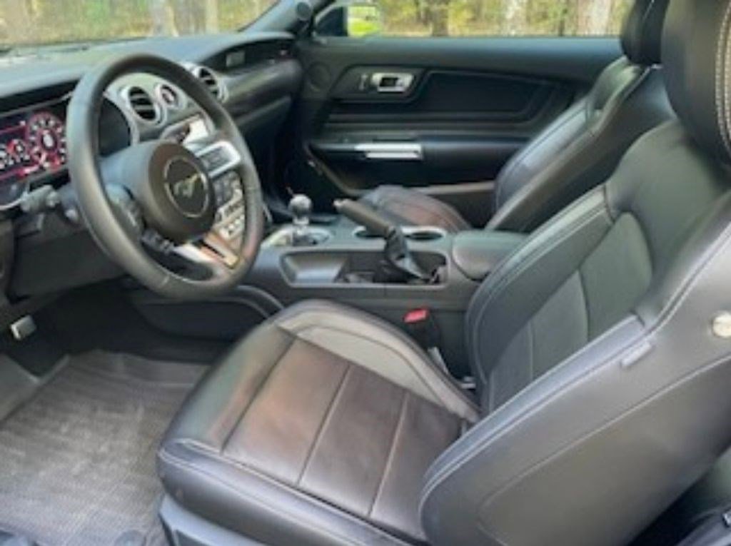 Used 2021 Ford Mustang GT Premium w/ GT Performance Package RWD image 4
