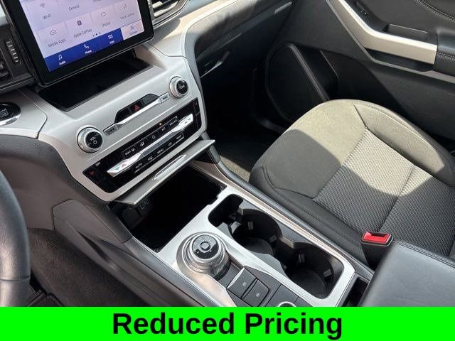 Used 2023 Ford Explorer XLT image 28