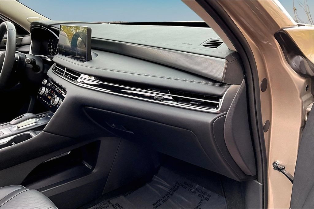Used 2026 INFINITI QX60 Luxe w/ Cargo Package FWD image 17