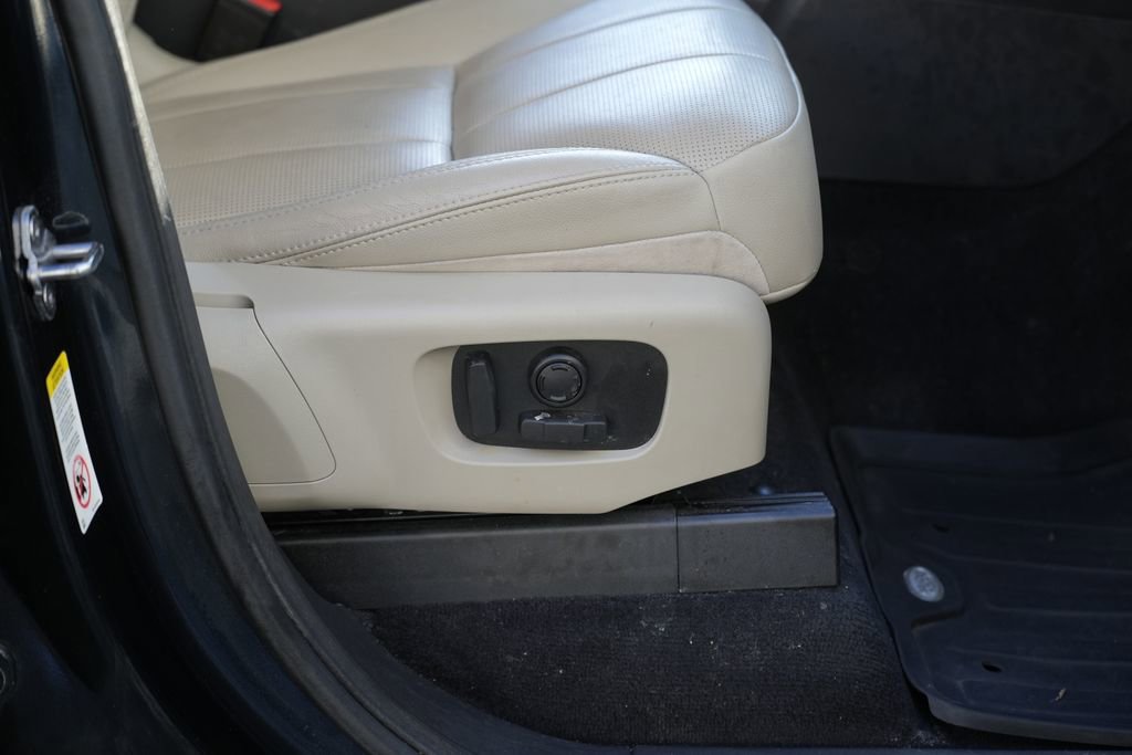 Used 2018 Land Rover Discovery HSE AWD/4WD image 33