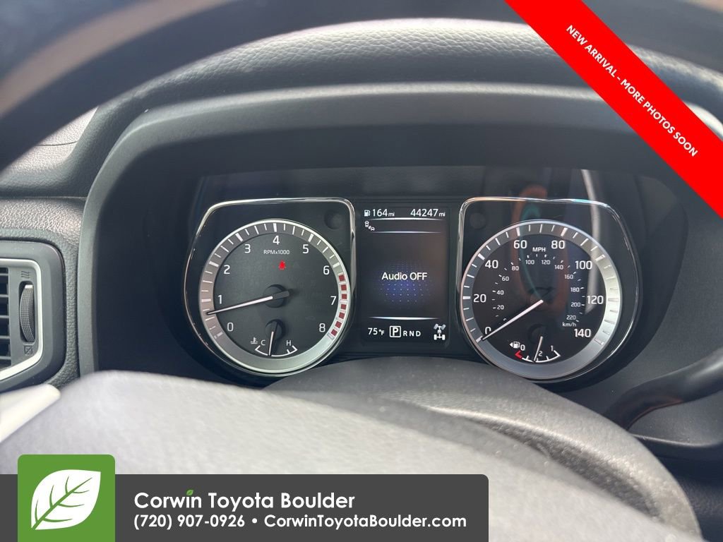 Used 2018 Nissan Titan SV w/ SV Convenience Package image 9