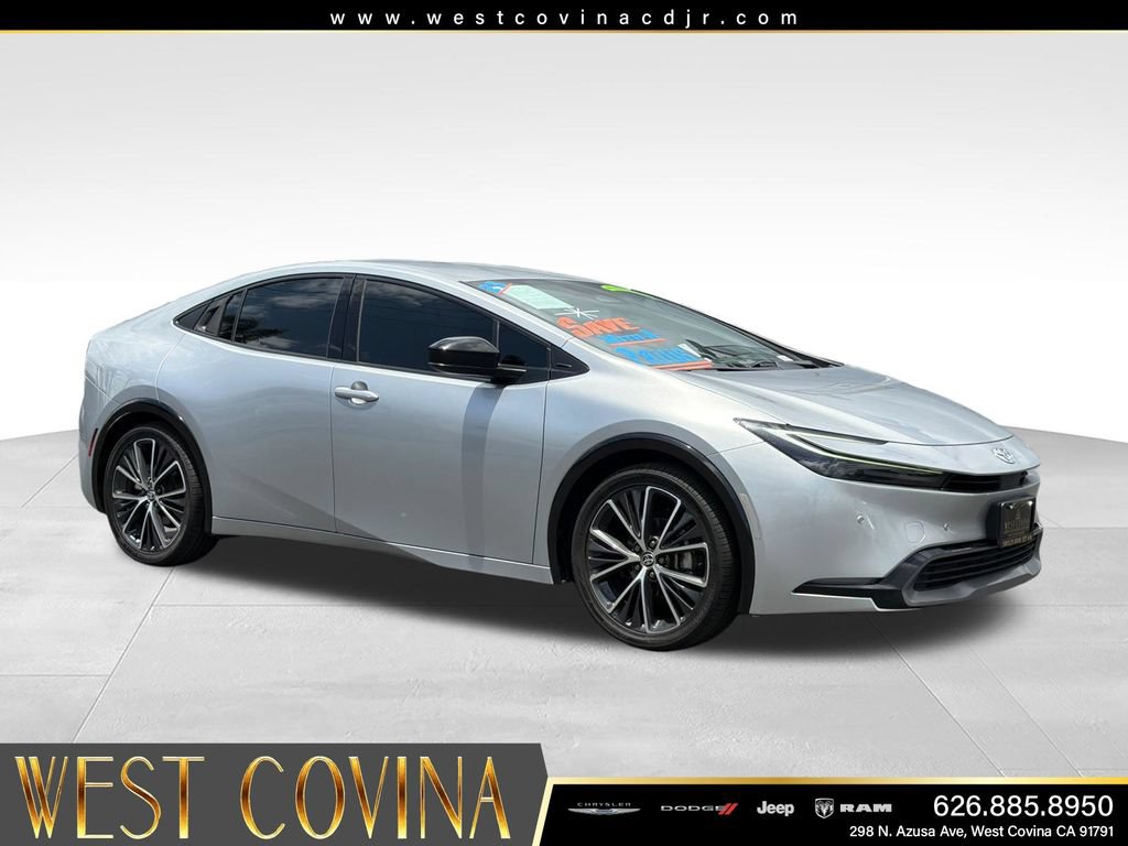Used 2023 Toyota Prius XLE FWD image 1