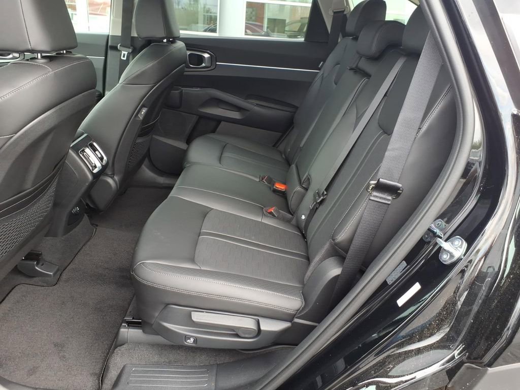 New 2026 Kia Sorento S FWD image 9