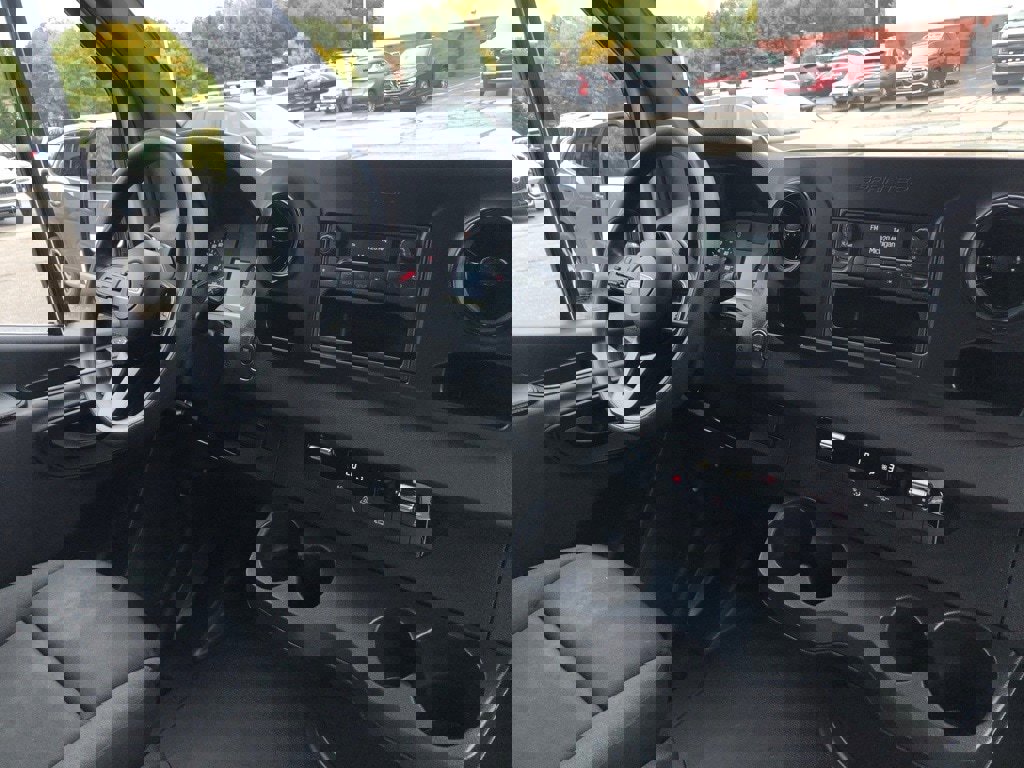 Used 2019 Freightliner Sprinter 2500 w/ Driver Convenience Package image 17