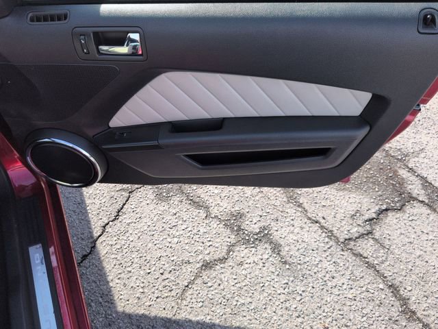 Used 2013 Ford Mustang Premium image 28
